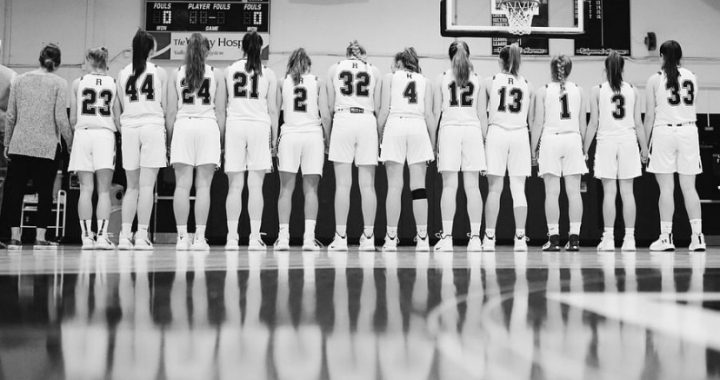 Boys and Girls Varsity Shoot Their Shot